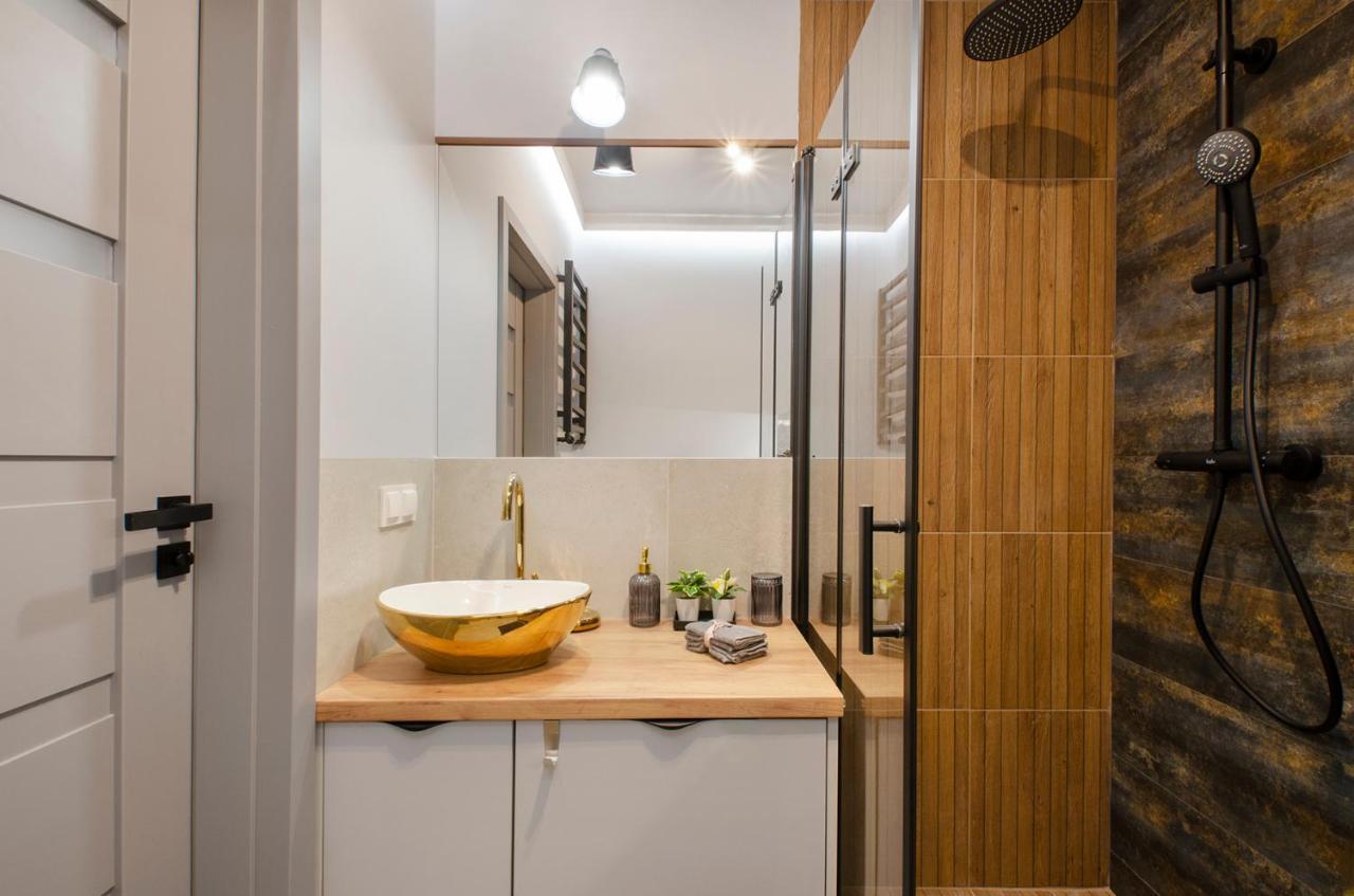 East Side Apartments 우치 외부 사진